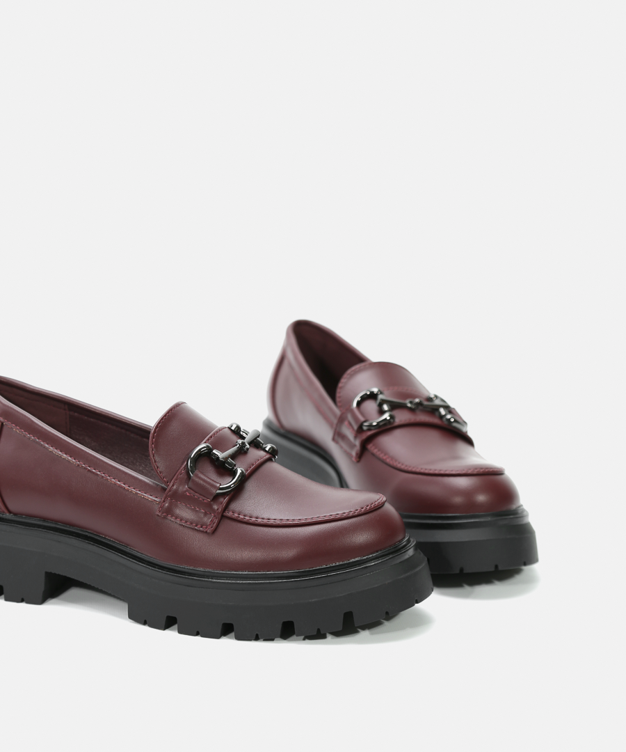 Mocasines burdeos detalle  image number null